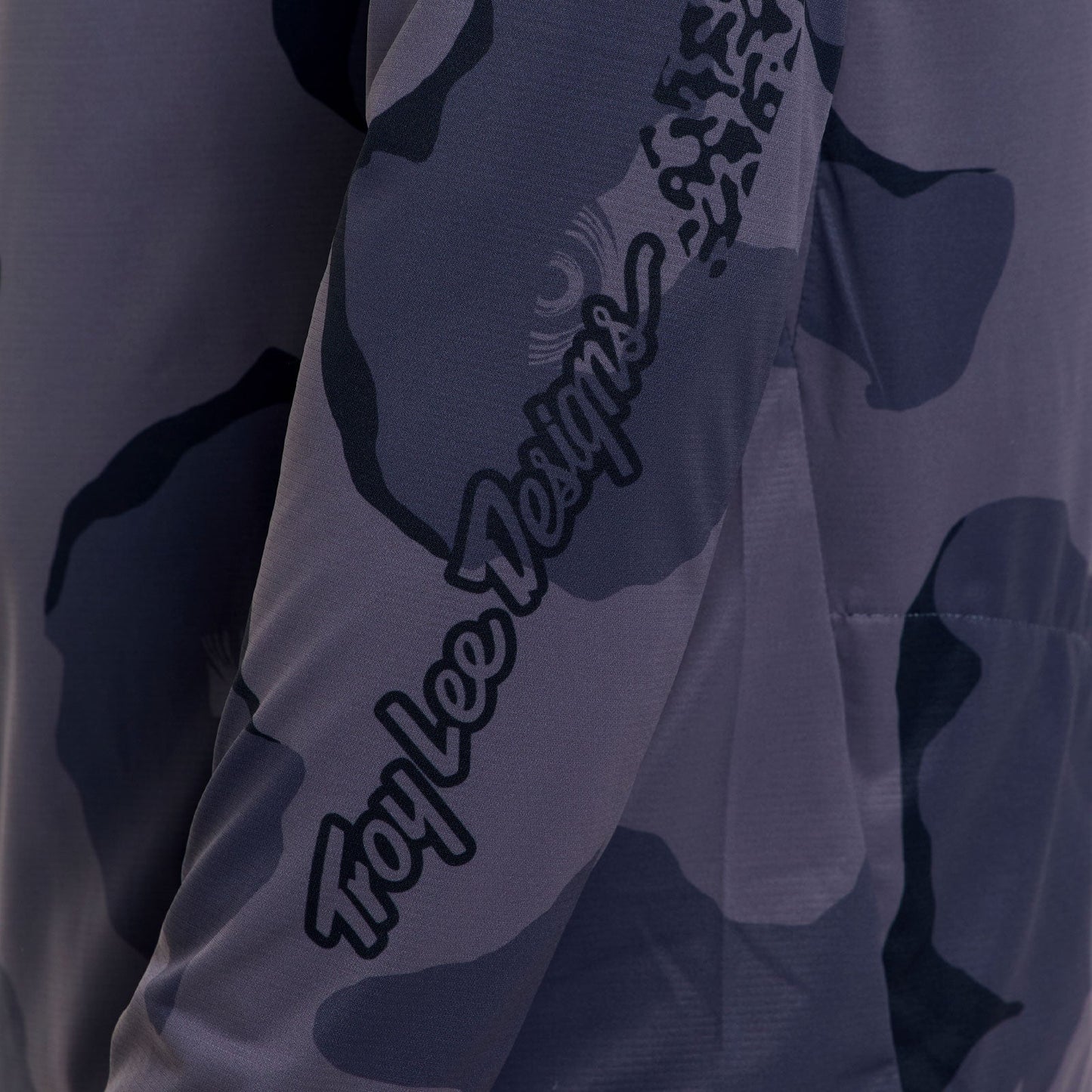 TROY LEE DESIGNS SKYLINE PRO FLOW CAMO Langarmshirt Carbon