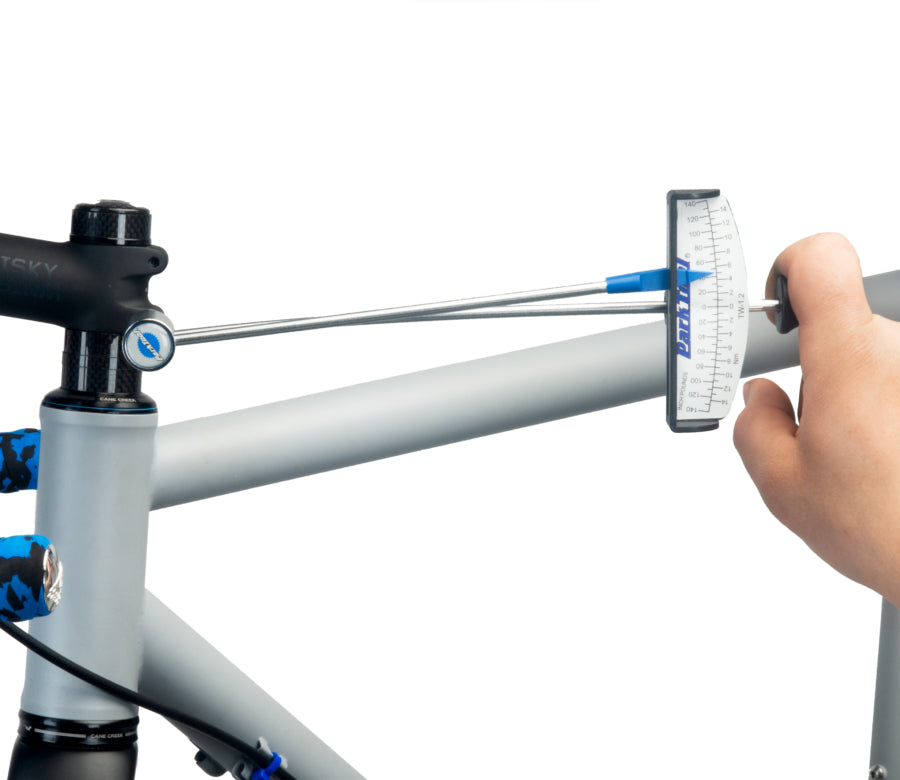 Park Tool TW-1.2 beim Anziehen einer Vorbauschraube