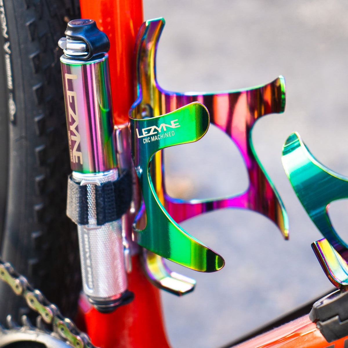 LEZYNE CNC ALLOY CAGE Flaschenhalter Rot