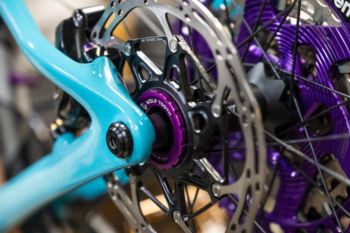 WOLF TOOTH Centerlock-Außenmutter, blau