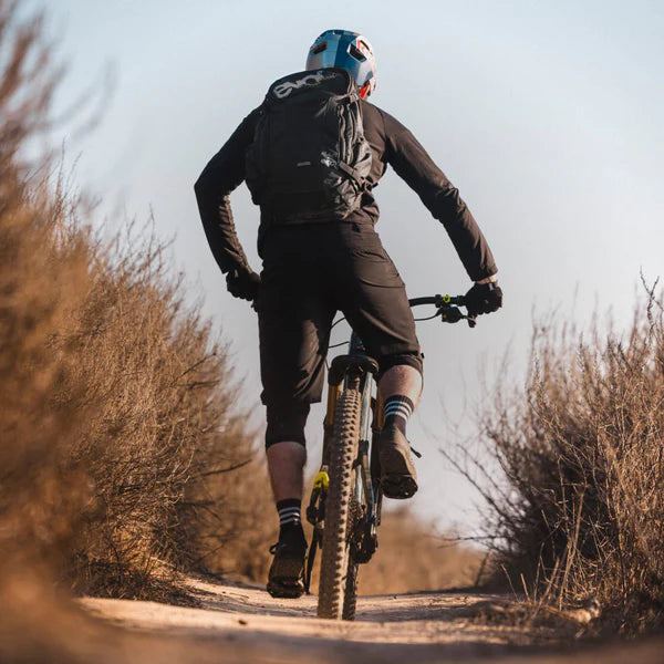 EVOC FR TRAIL E-RIDE MACASKILL 20L Rucksack mit Rückentragegurt