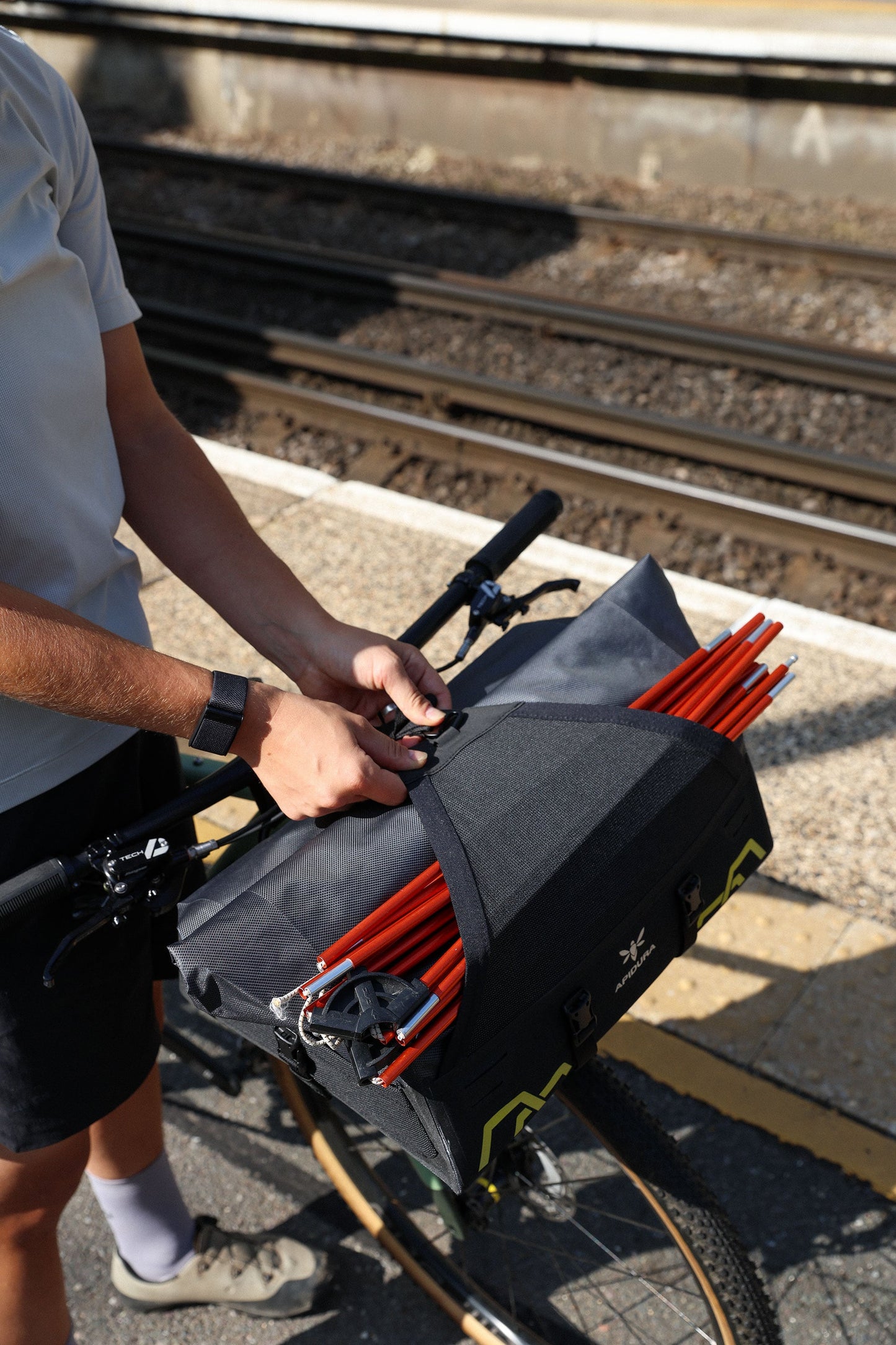 APIDURA EXPEDITION FRONT RACK PACK 20 L Lenkertasche Schwarz