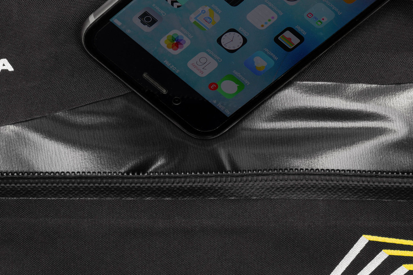 Rahmentasche APIDURA RACING FRAME PACK 4 L Schwarz