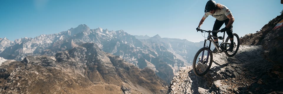 Wie stellt man den hinteren Umwerfer eines Mountainbikes ein?