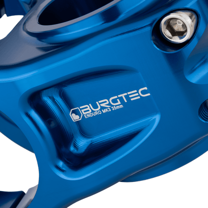 BURGTEC ENDURO MK3 Vorbau in Blau — Detail des gefrästen Vorbaukörpers