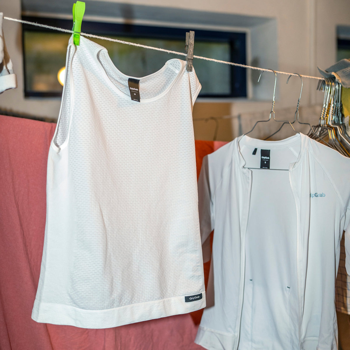 Ärmelloses Funktionsunterhemd GRIPGRAB PACR SUMMER SEAMLESS Weiß