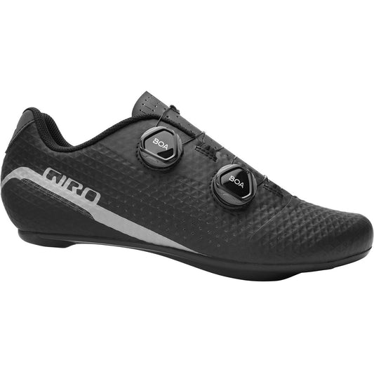 GIRO REGIME Rennradschuhe in Schwarz — Seitenansicht vor weißem Hintergrund
