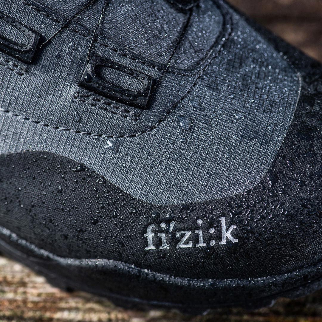 FIZIK HIVER TERRA NANUQ GTX FLAT Mountainbike-Schuhe Schwarz/Grau