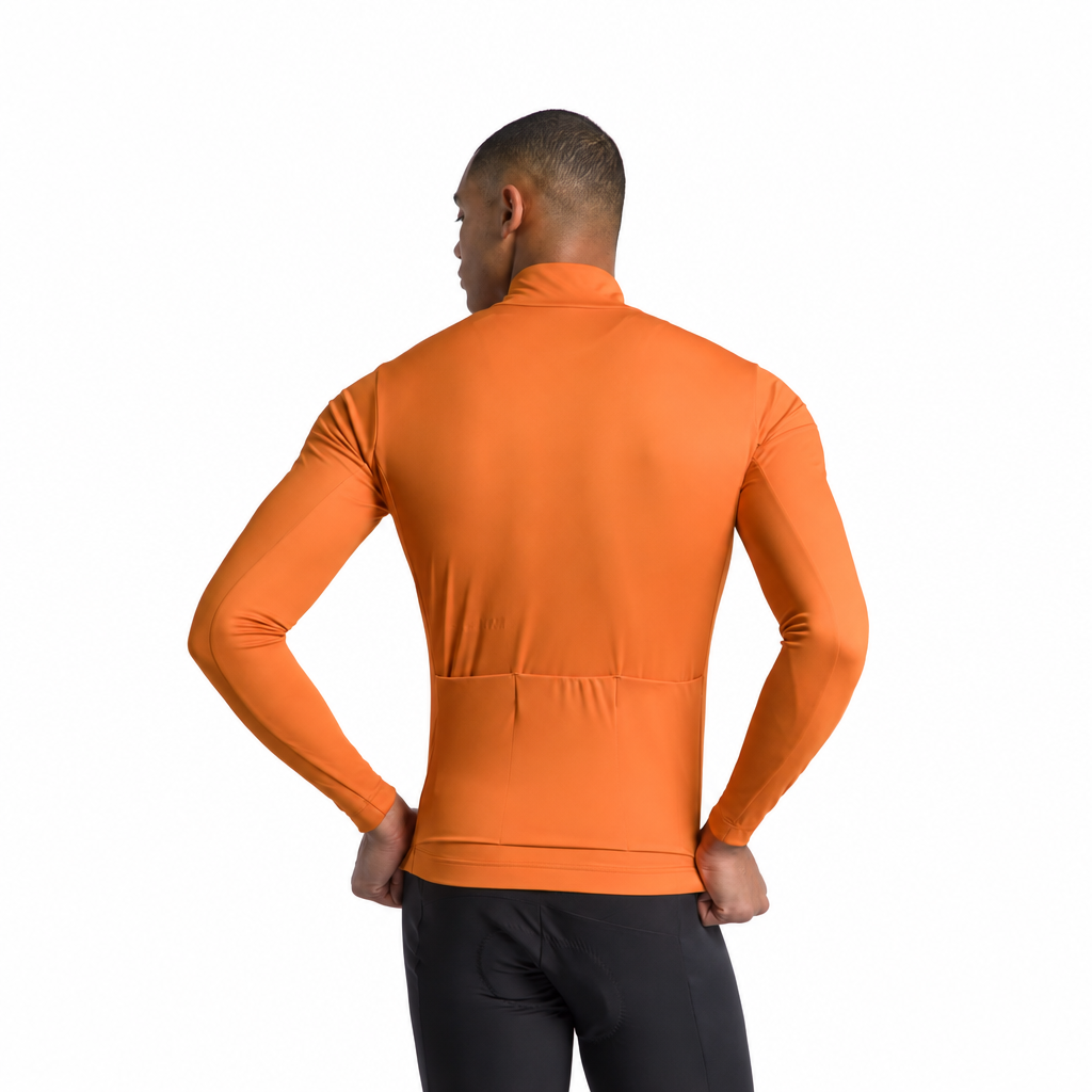 SPORTFUL CLASSIC 2 Jacke in Orange, Rückansicht vor weißem Hintergrund