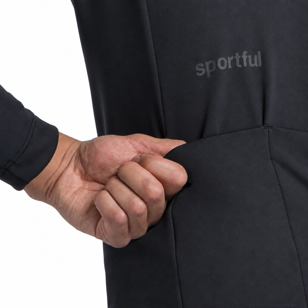 SPORTFUL CLASSIC 2 Jacke in Schwarz, Taschendetail vor weißem Hintergrund