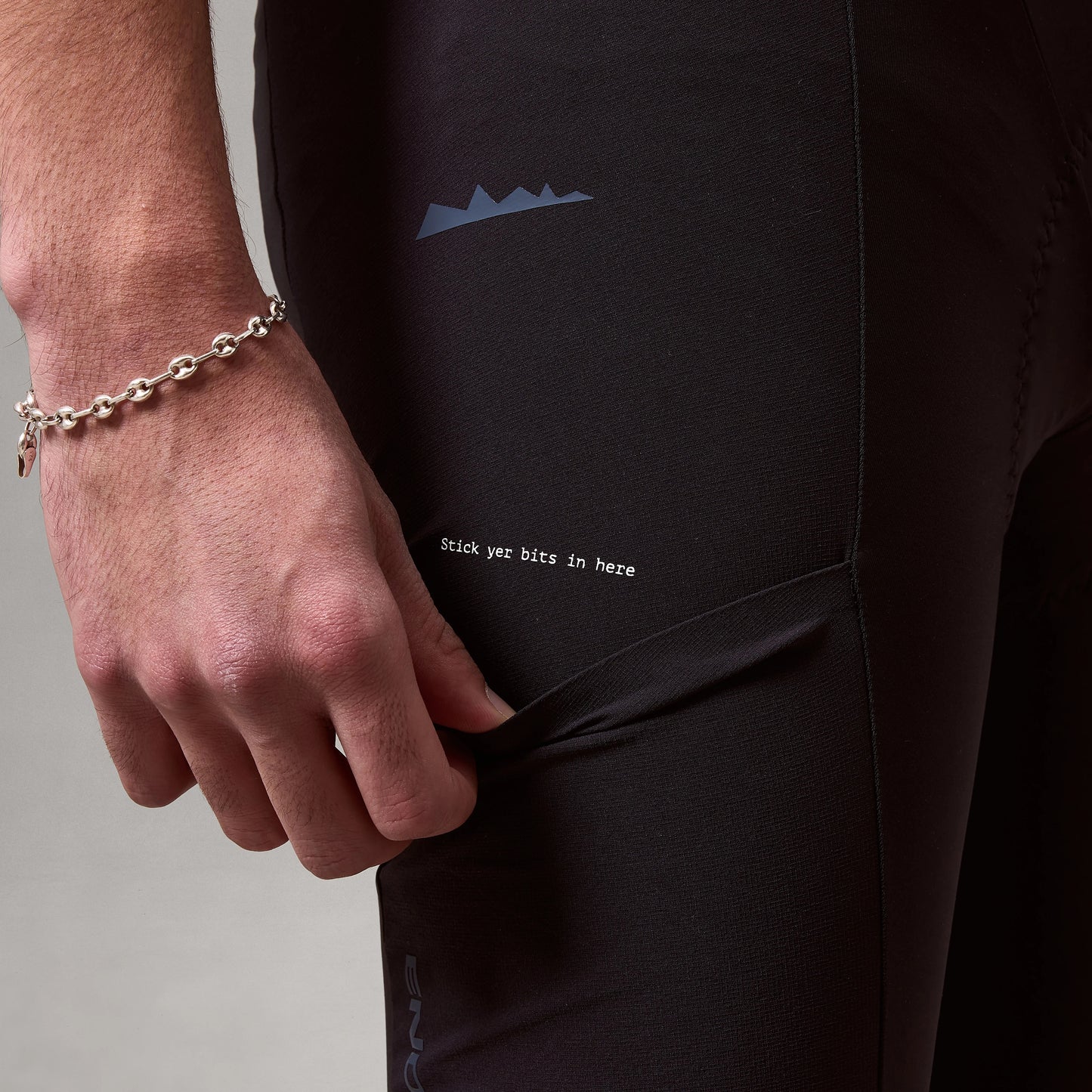 ENDURA ALLTRACK RIDE Kurze Trägerhose Schwarz