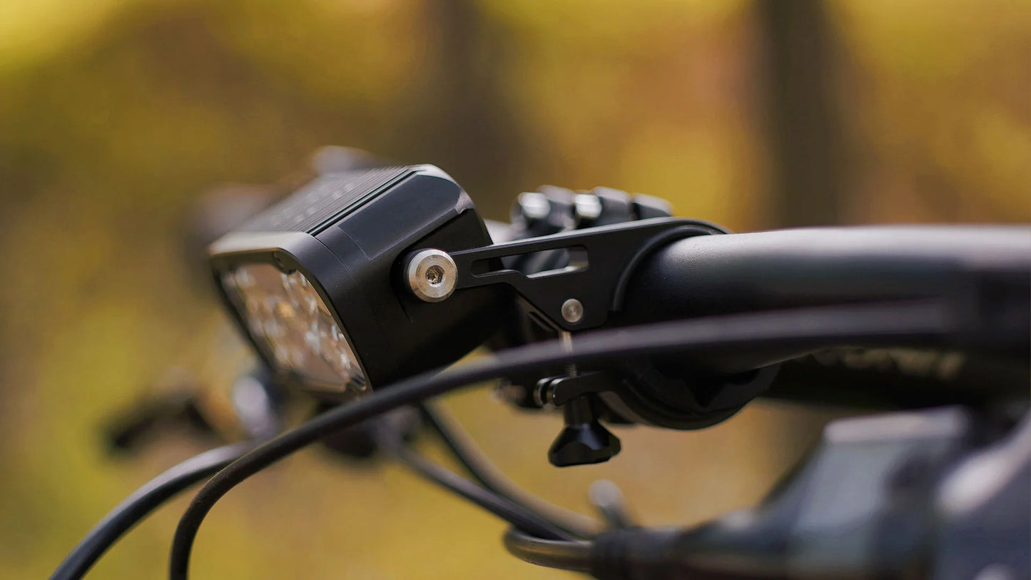 Frontbeleuchtung RAVEMEN XR6000