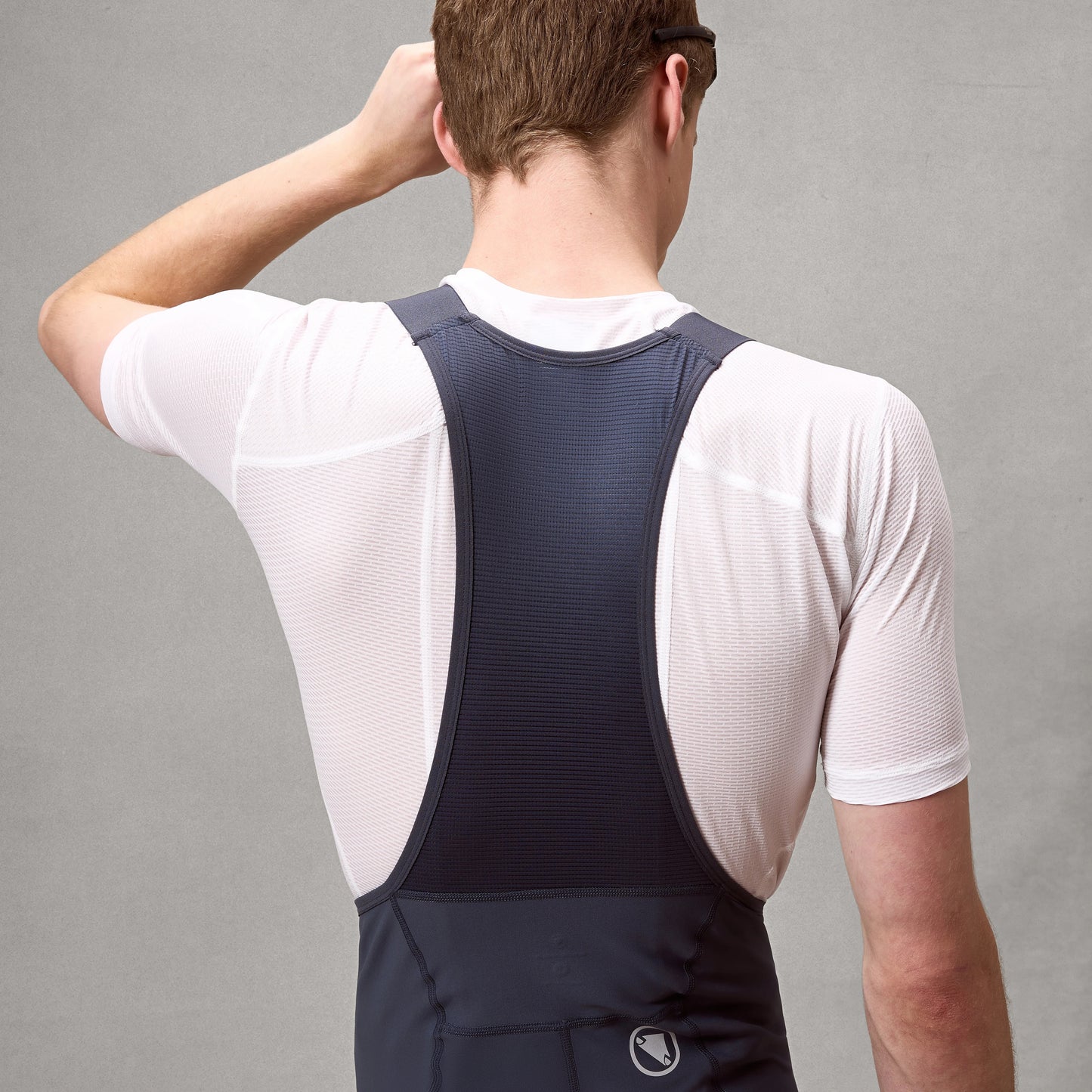 ENDURA LOOP Carbon Kurze Trägerhose Grau