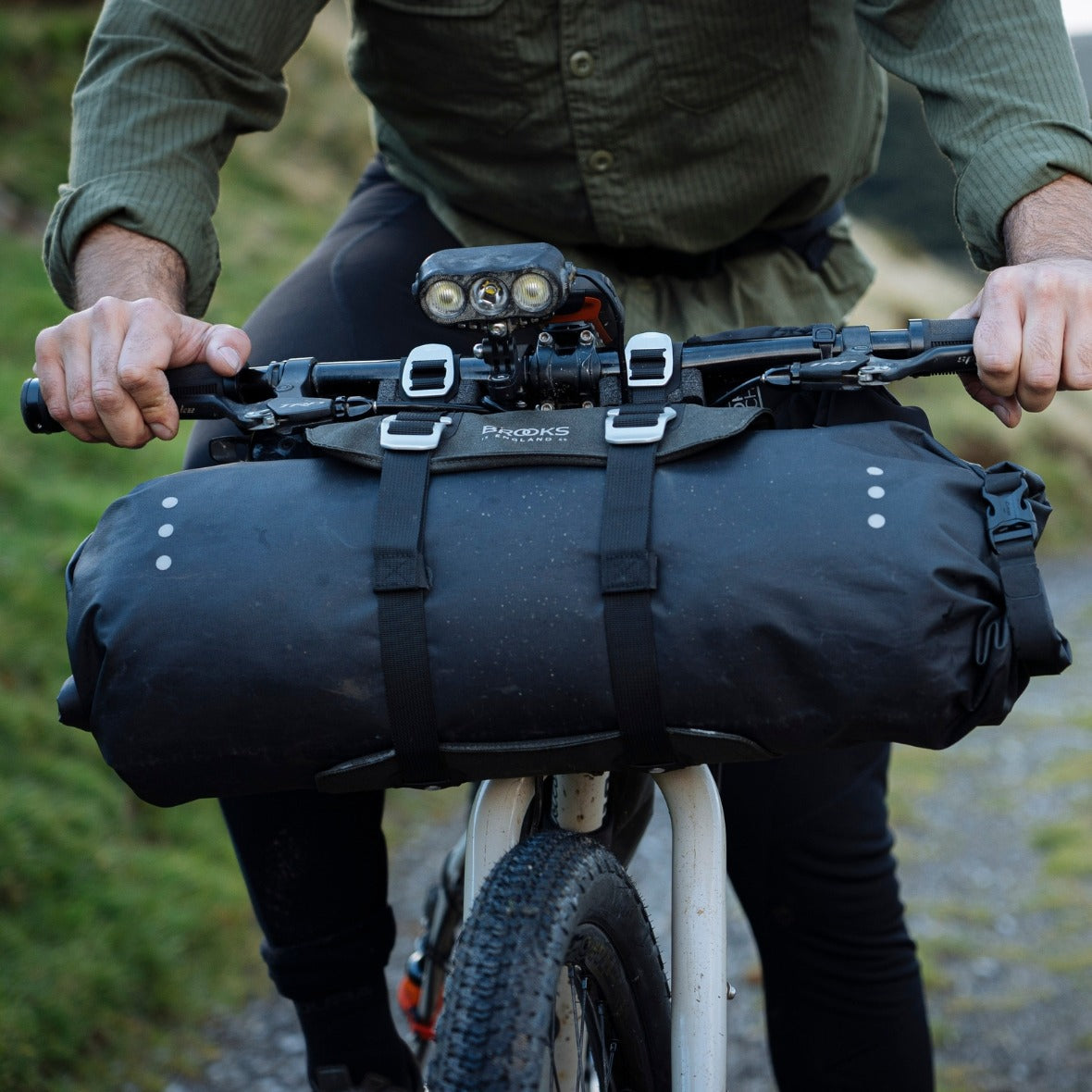 BROOKS SCAPE ROLL Lenkertasche Grün