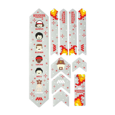 ALL MOUNTAIN STYLE EXTRA Stranger Things 8bit Transparent Klebeschutz für Rahmen