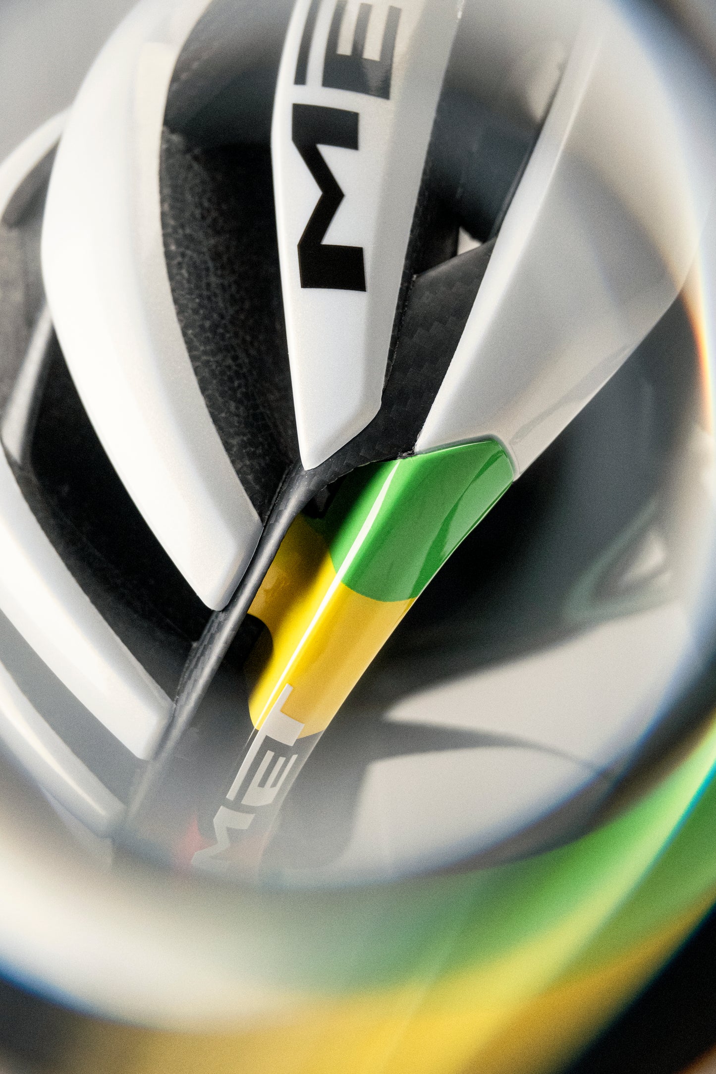 Helm MET TRENTA 3K CARBON LIMITED WORD CHAMPION 2026 Weiß