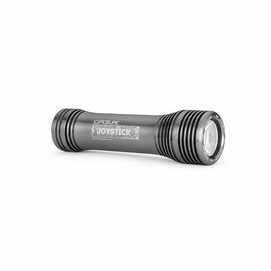 EXPOSURE LIGHTS JOYSTICK MK17 Frontleuchte — Produktansicht auf weißem Hintergrund