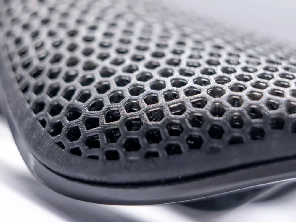 PROLOGO Scratch M5 PAS 3D Sattel — Detailansicht der 3D-Oberfläche