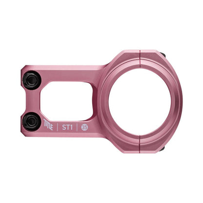 TITLE ST1 Vorbau in Rosa — Seitenansicht auf weißem Hintergrund