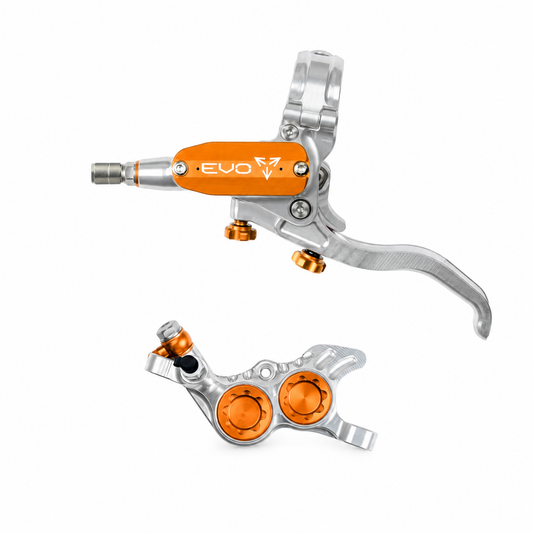 HOPE TECH 4 EVO GR4 Bremse in Silber/Orange — Bremshebel und Bremssattel auf weißem Hintergrund