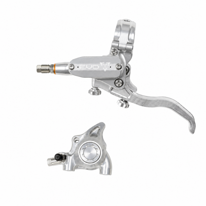 HOPE TECH 4 EVO X2 FM Bremse in Silber/Silber – Bremshebel und Bremssattel vor weißem Hintergrund