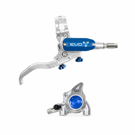 HOPE TECH 4 EVO X2 FM Bremse in Silber/Blau — Bremshebel und Bremssattel vor weißem Hintergrund