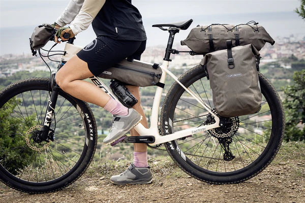 gepäcktaschen mountainbike ORTLIEB GRAVEL PACK QL 2.2 14.5 L Beige Gepäckträgertasche – Probikeshop
