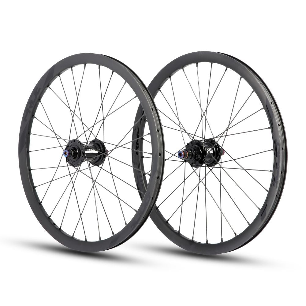 Laufradpaar PRIDE 20" (451mm) Carbon Wave Matt Black Fusion Disc Achsen 10/10mm Schwarz