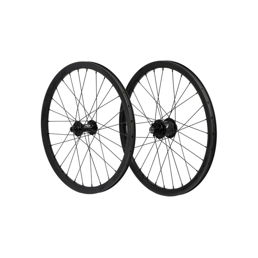 Laufradsatz PRIDE 20" (451mm) Karbon Wave Matt Black Disc Matrix Achsen 10/15mm Schwarz