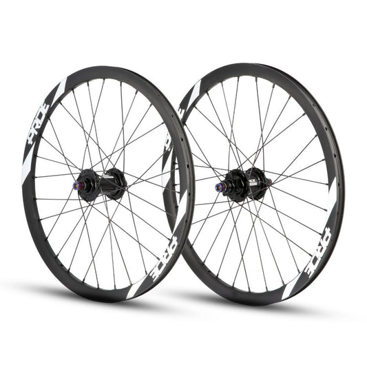 Laufradsatz PRIDE 20" (451mm) Carbon Wave Matt Weiß Fusion Disc Achsen 10/10mm Schwarz/Weiß
