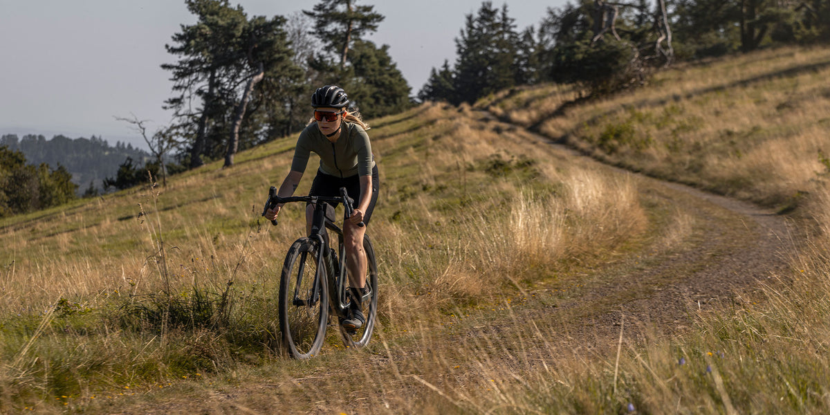 ERGON SR Allroad Pro Damensattel an einem Gravelbike montiert
