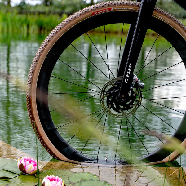 Reifen VITTORIA Terreno Pro T60 mixed 700x45c Gravel Race natural Tubeless Ready Weich Beige Q2 2025